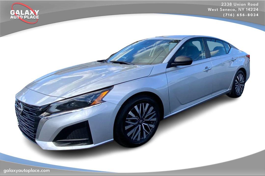 Brilliant Silver Metallic 2024 Nissan Altima 2.5 SV FWD Sedan Front-Wheel Drive Automatic