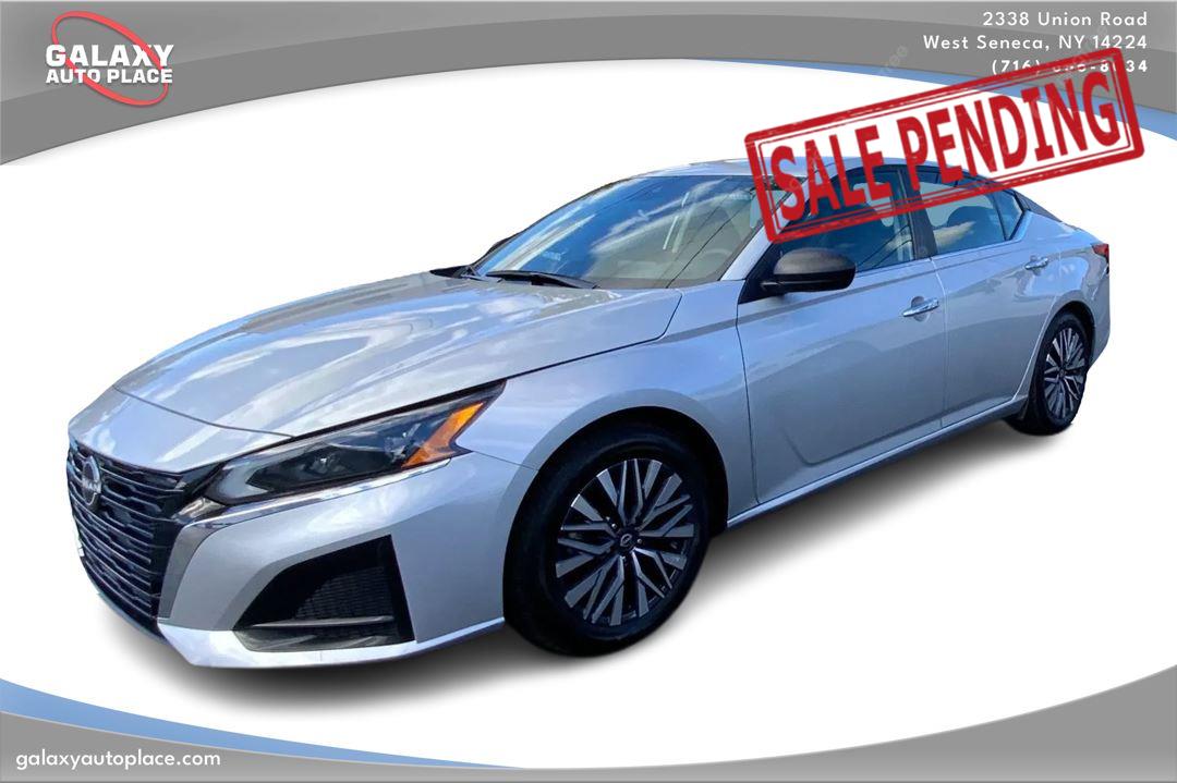 Brilliant Silver Metallic 2024 Nissan Altima 2.5 SV FWD Sedan Front-Wheel Drive Automatic