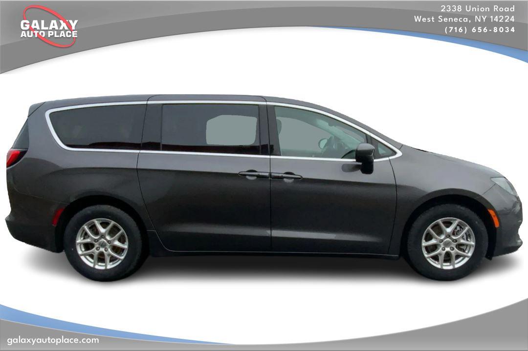 View vehicle photo 4