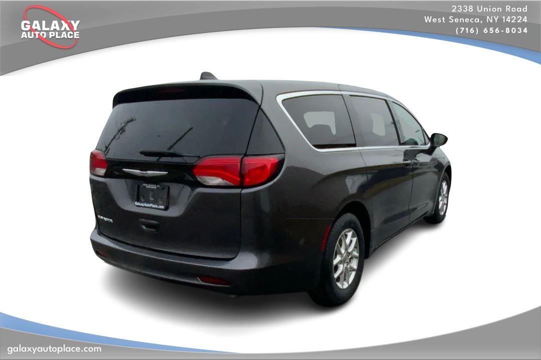 View vehicle photo 5