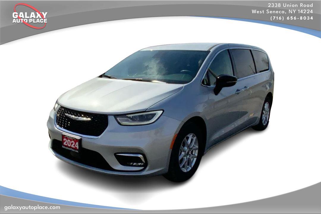Silver Mist Clearcoat 2024 Chrysler Pacifica Minivan Front-Wheel Drive 9-Speed Automatic