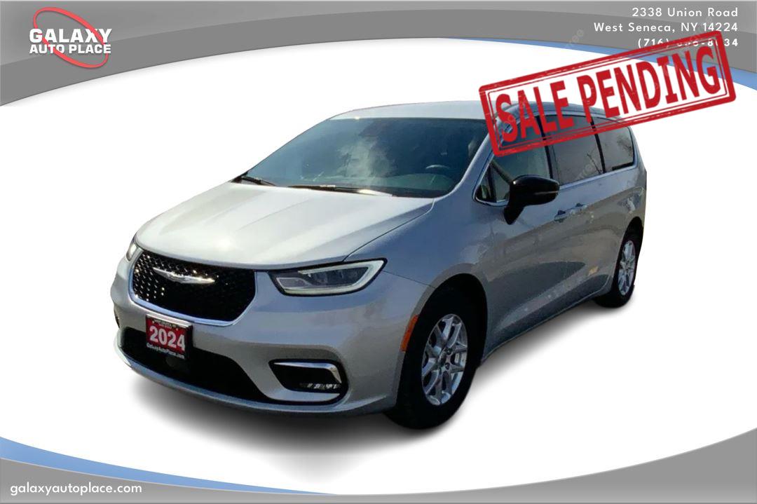 Silver Mist Clearcoat 2024 Chrysler Pacifica Minivan Front-Wheel Drive 9-Speed Automatic