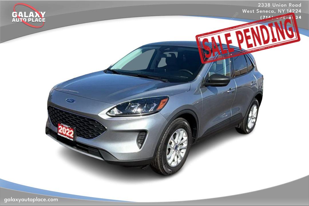 Iconic Silver Metallic 2022 Ford Escape SE FWD SUV / Crossover Front-Wheel Drive 8-Speed Automatic