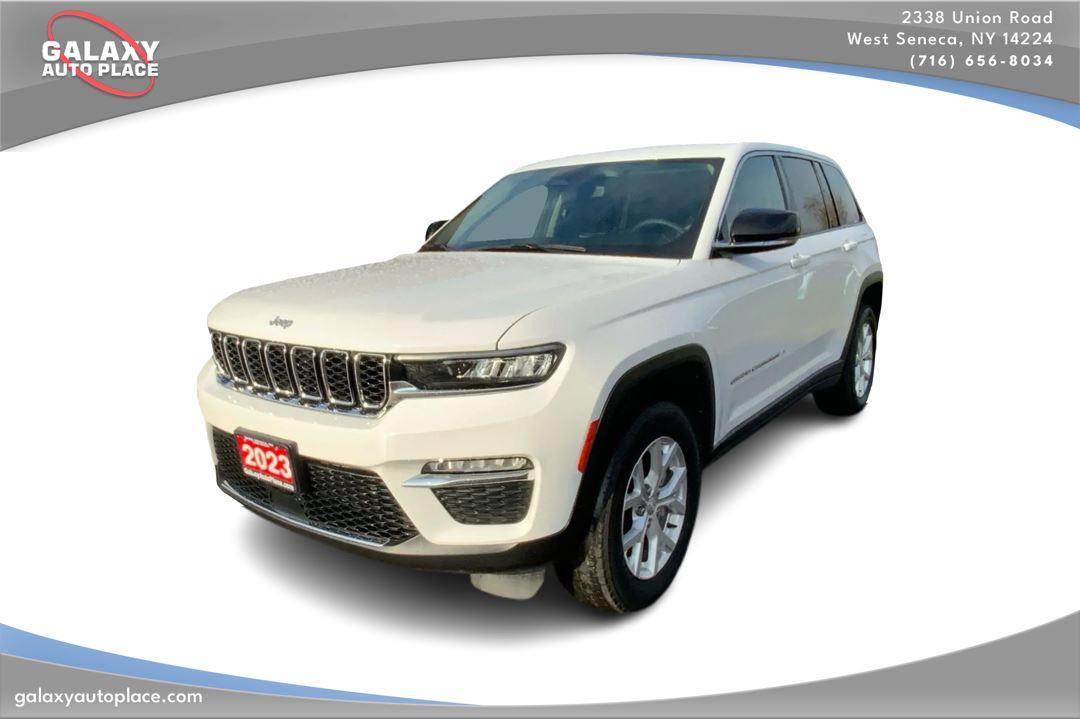 Bright White Clearcoat 2023 Jeep Grand Cherokee Limited 4WD SUV / Crossover Four-Wheel Drive 8-Speed Automatic