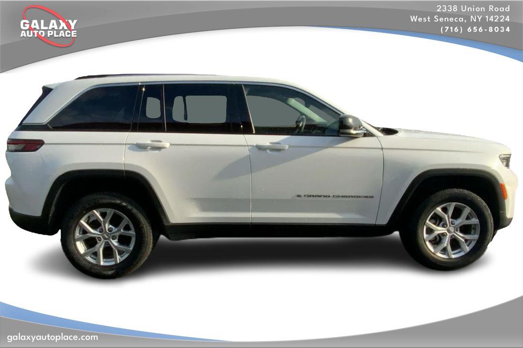 View vehicle photo 4