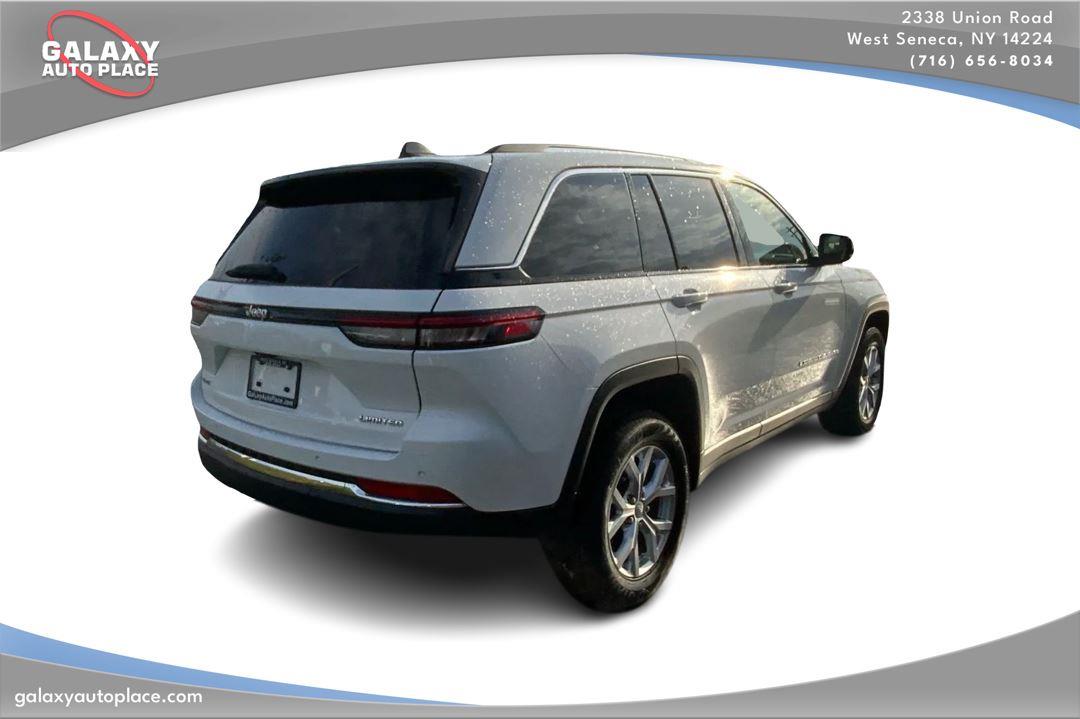 View vehicle photo 5