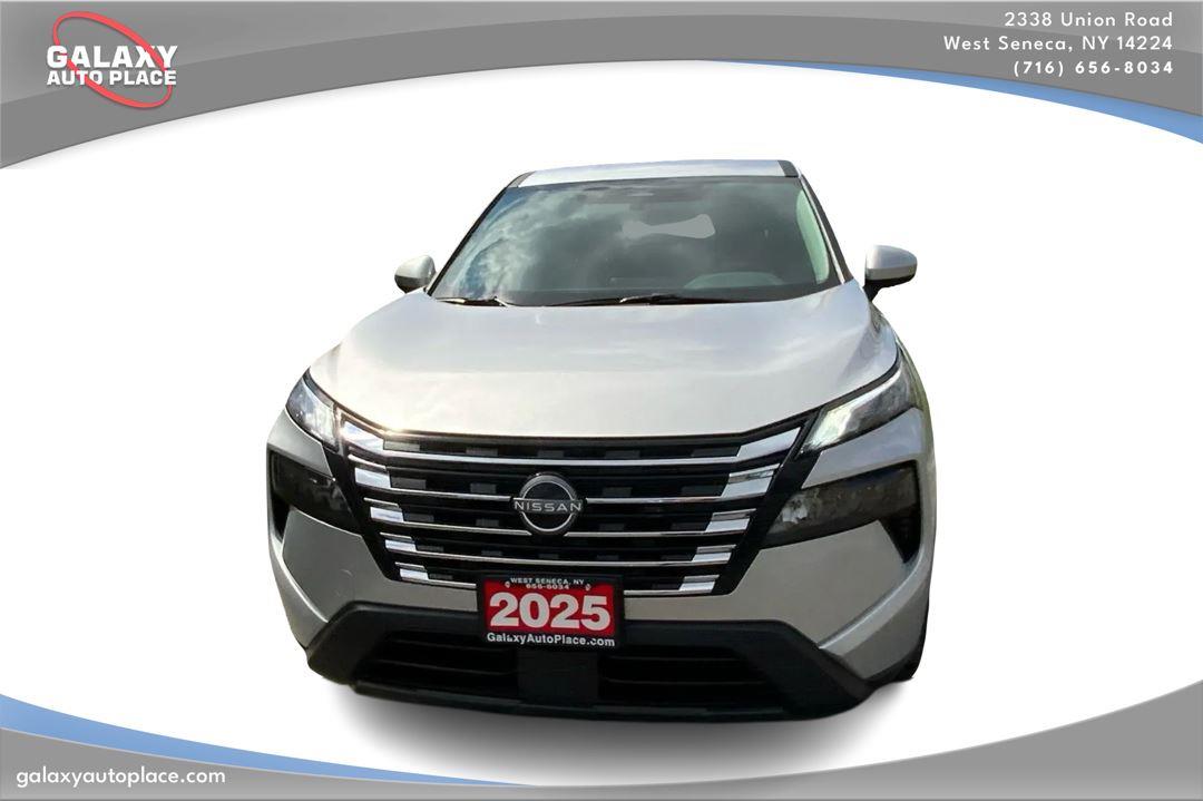 View vehicle photo 2