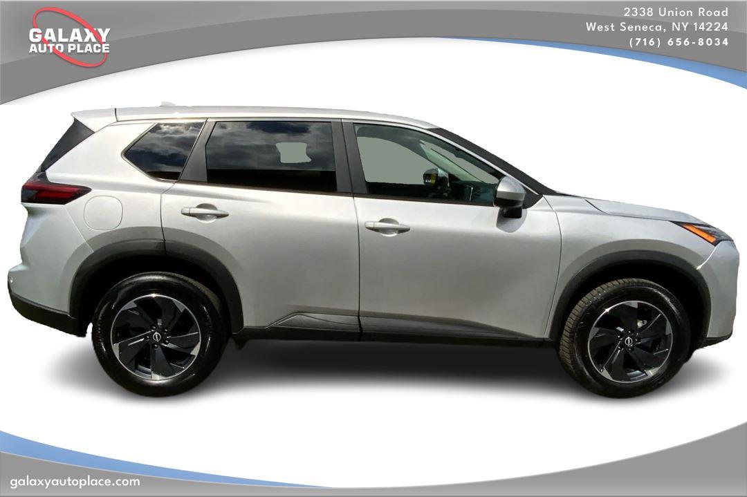 View vehicle photo 4