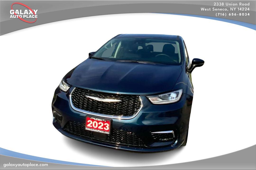 View vehicle photo 2