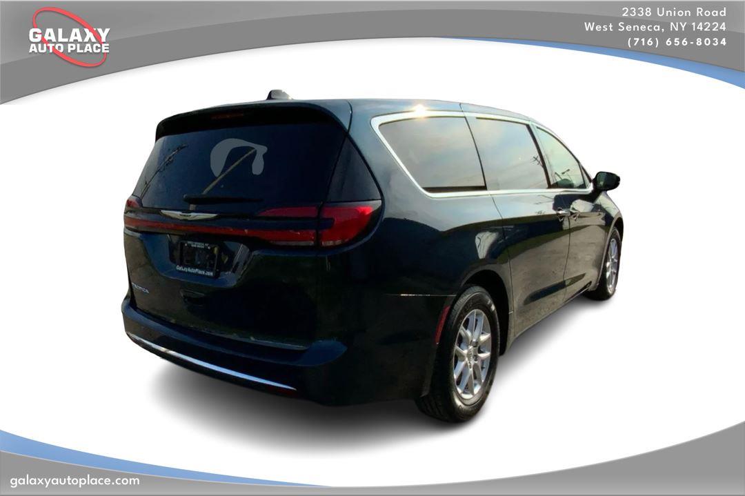 View vehicle photo 5