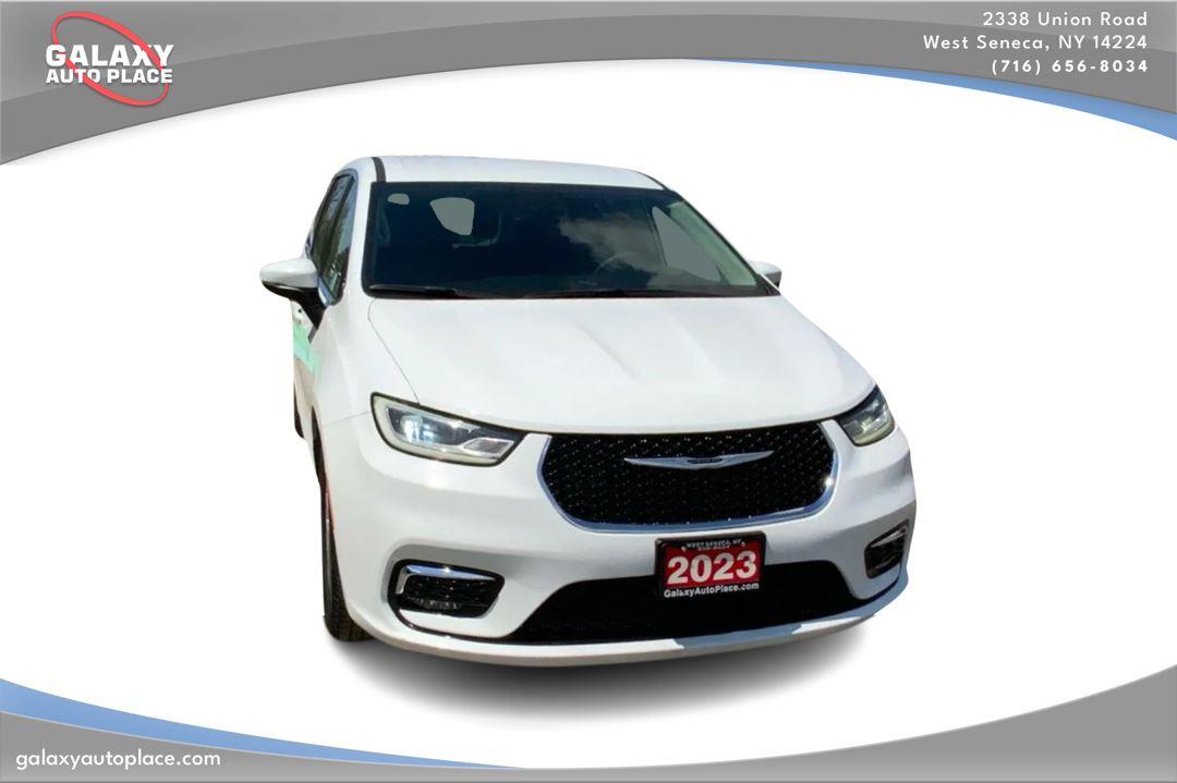 View vehicle photo 3
