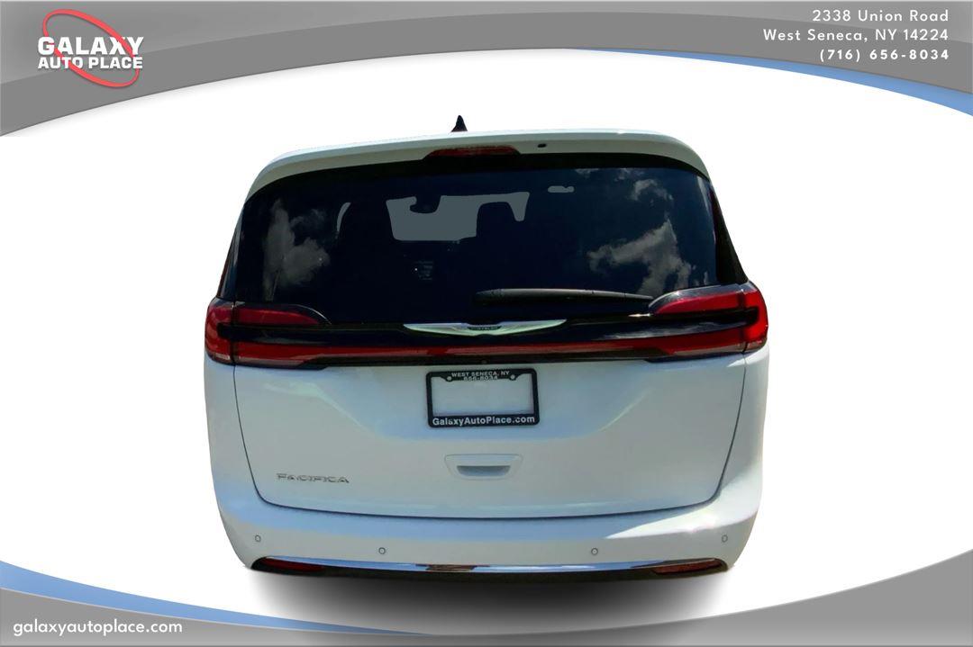 View vehicle photo 6