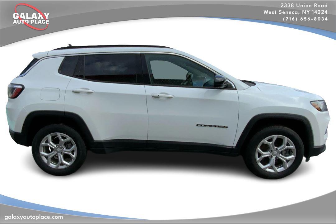 View vehicle photo 4
