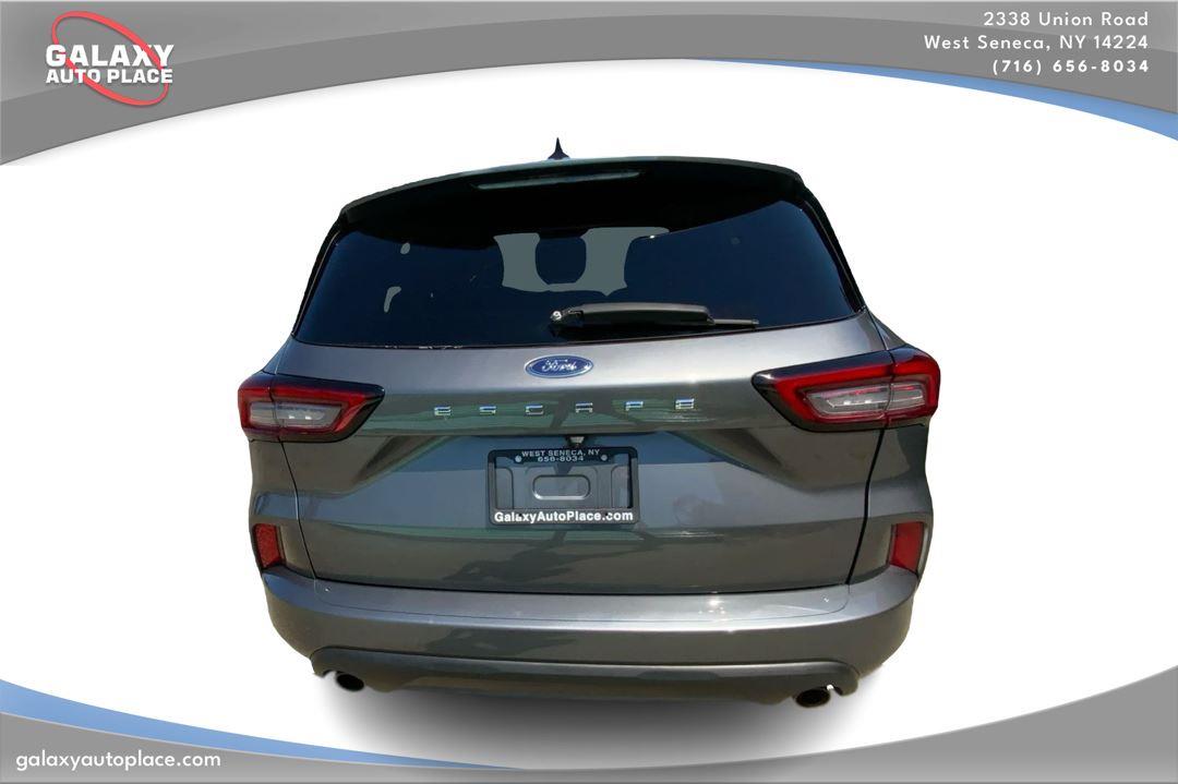 View vehicle photo 6