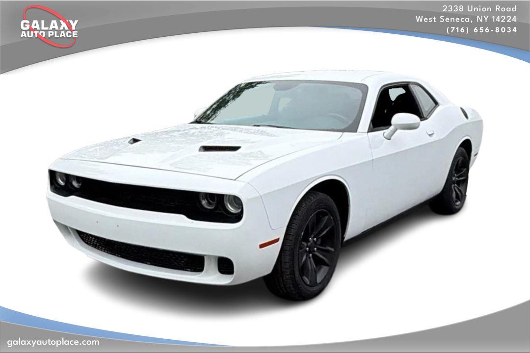 Bright White Clearcoat 2016 Dodge Challenger SXT RWD Coupe Rear-Wheel Drive 8-Speed Automatic