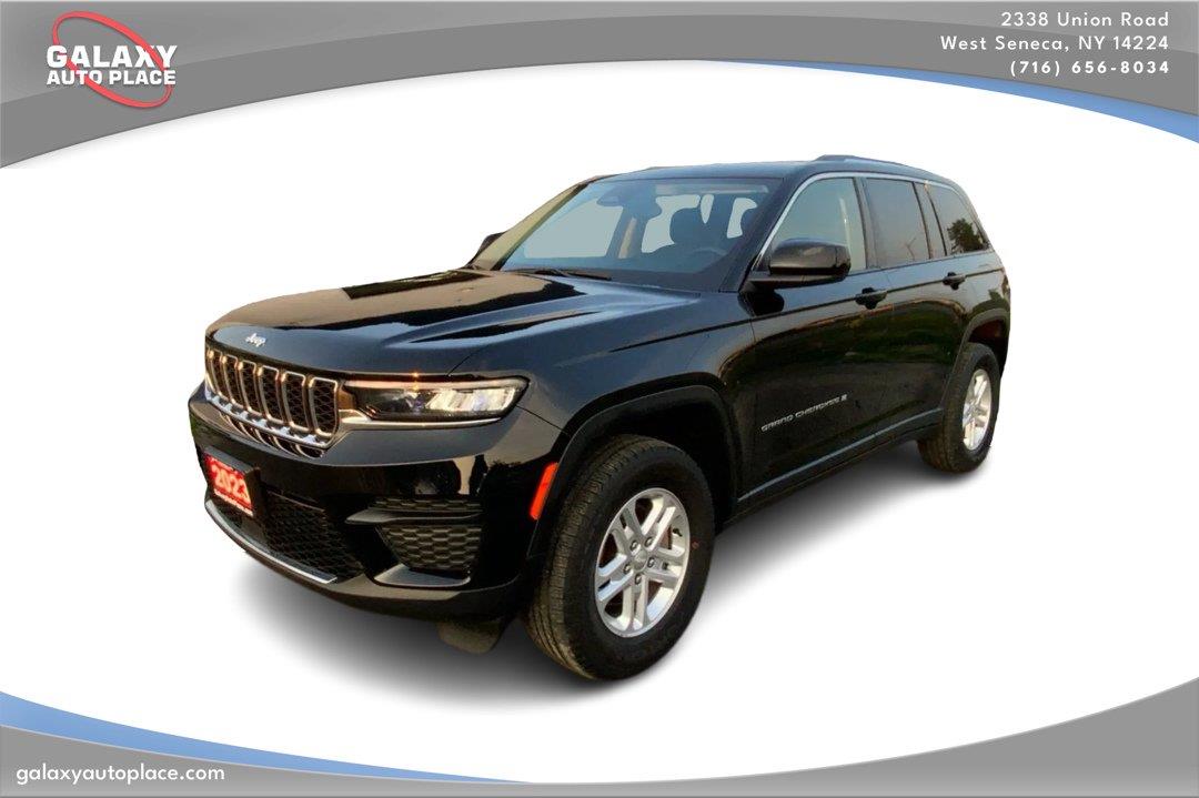 2023 Jeep Grand Cherokee Laredo 4WD