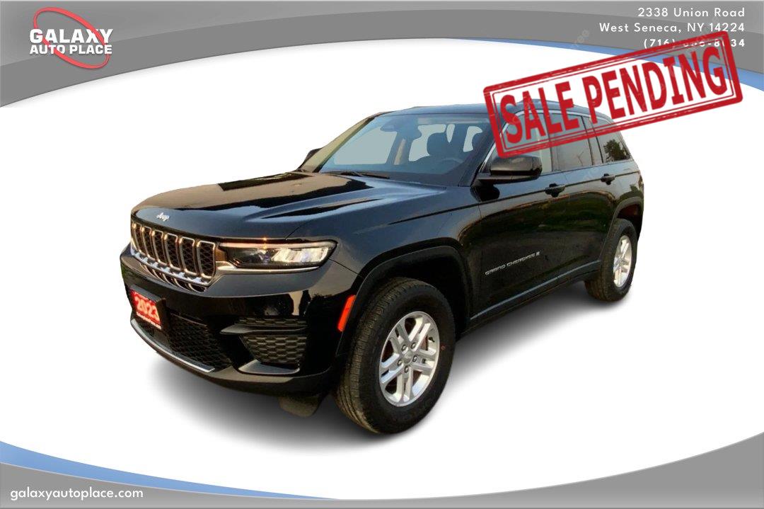 Diamond Black Crystal Pearlcoat 2023 Jeep Grand Cherokee SUV / Crossover Four-Wheel Drive 8-Speed Automatic