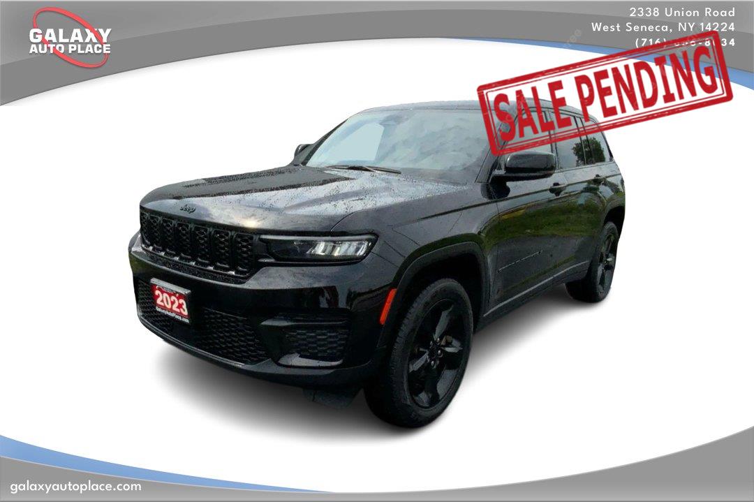 Diamond Black Crystal Pearlcoat 2023 Jeep Grand Cherokee SUV / Crossover Four-Wheel Drive 8-Speed Automatic