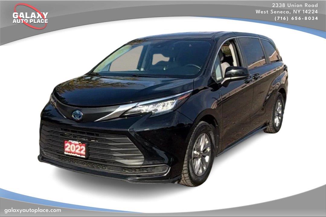 2022 Toyota Sienna LE 8-Passenger AWD