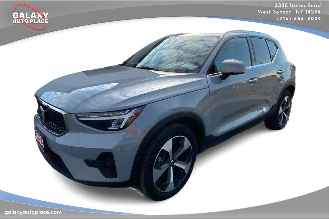 2024 Volvo XC40 B5 Plus Bright Theme AWD