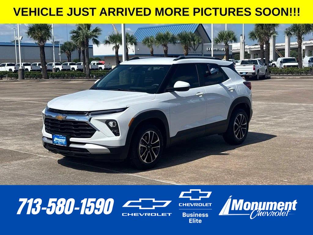 Summit White 2026 Chevrolet Trailblazer SUV / Crossover Front-Wheel Drive Continuously Variable Transmission
