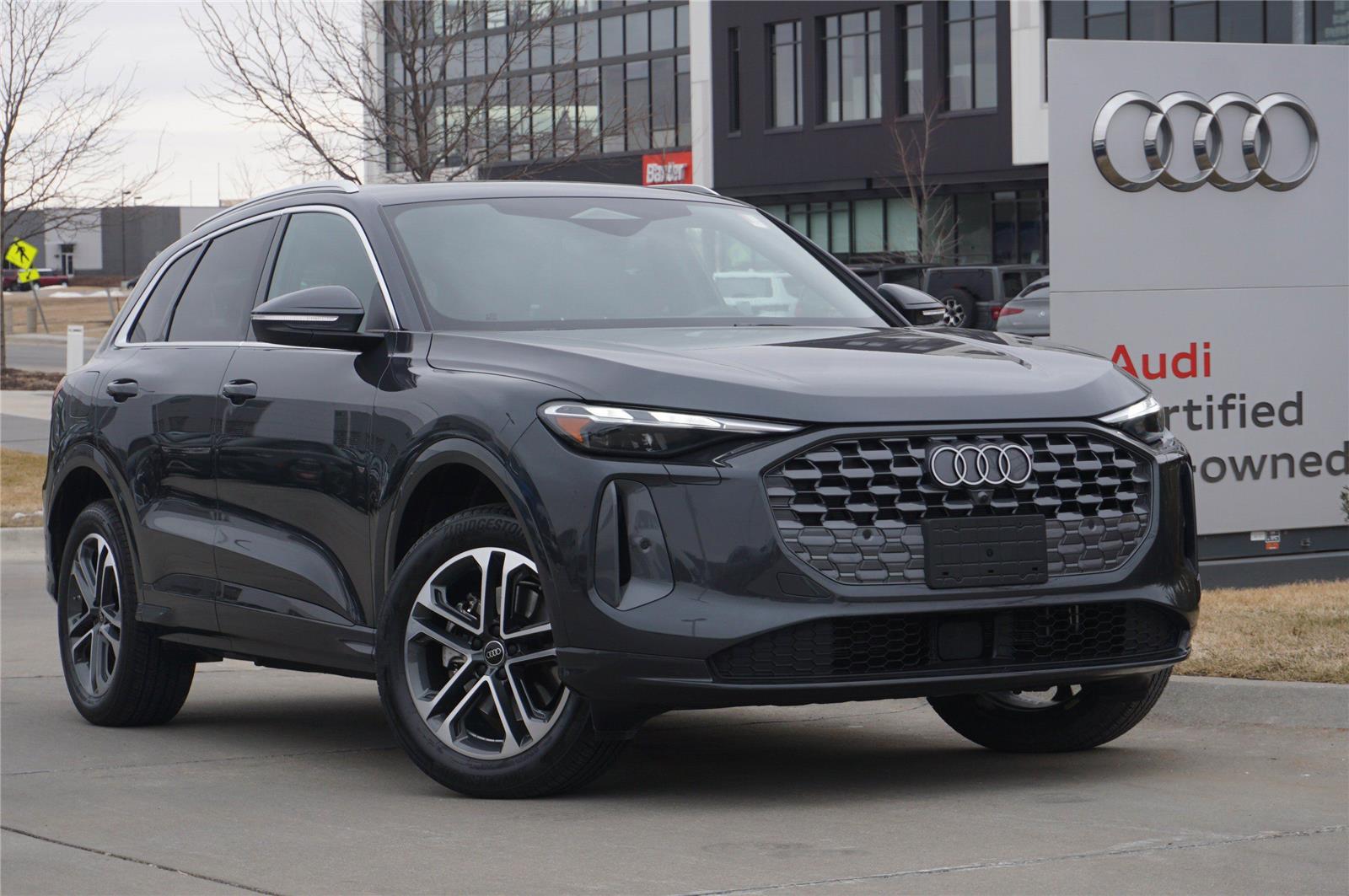 2025 Audi Q5 quattro Premium 40 TFSI