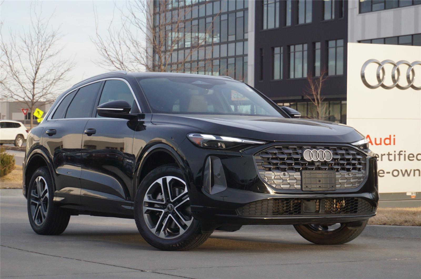 2025 Audi Q5 quattro Premium 40 TFSI