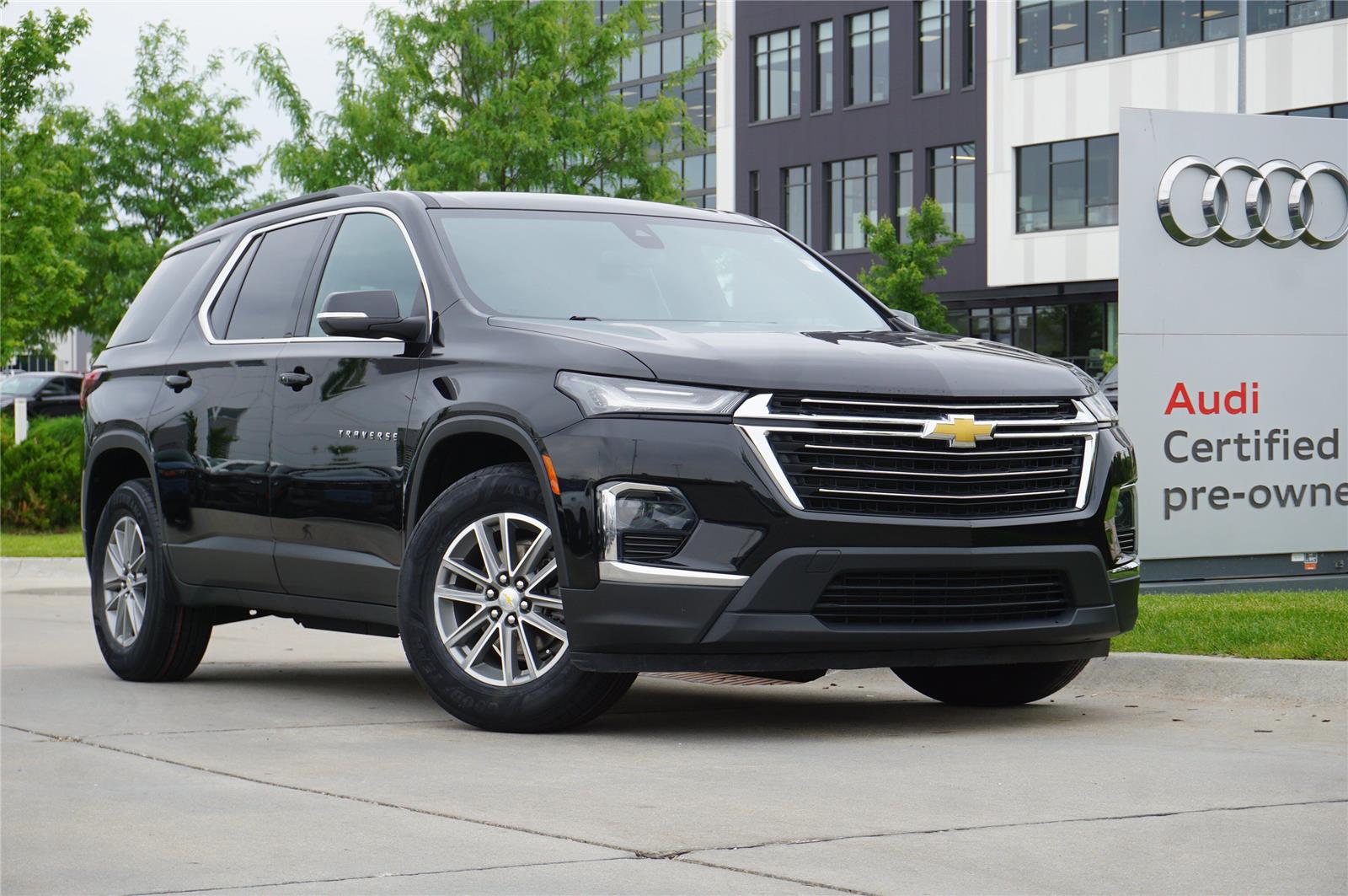 Black 2022 Chevrolet Traverse SUV / Crossover Four-Wheel Drive 9-Speed Automatic