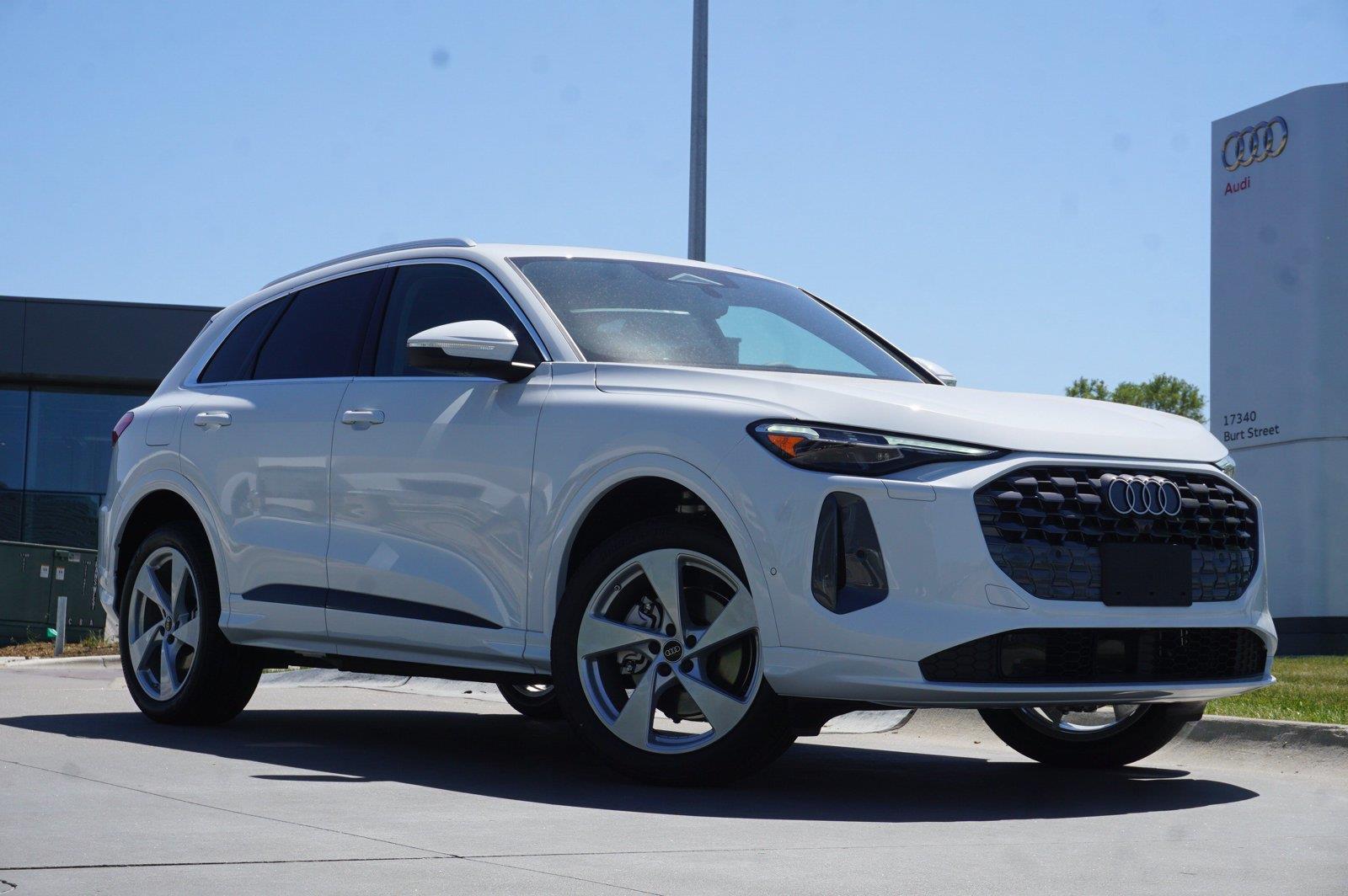 White 2026 Audi Q5 SUV / Crossover All-Wheel Drive Automatic