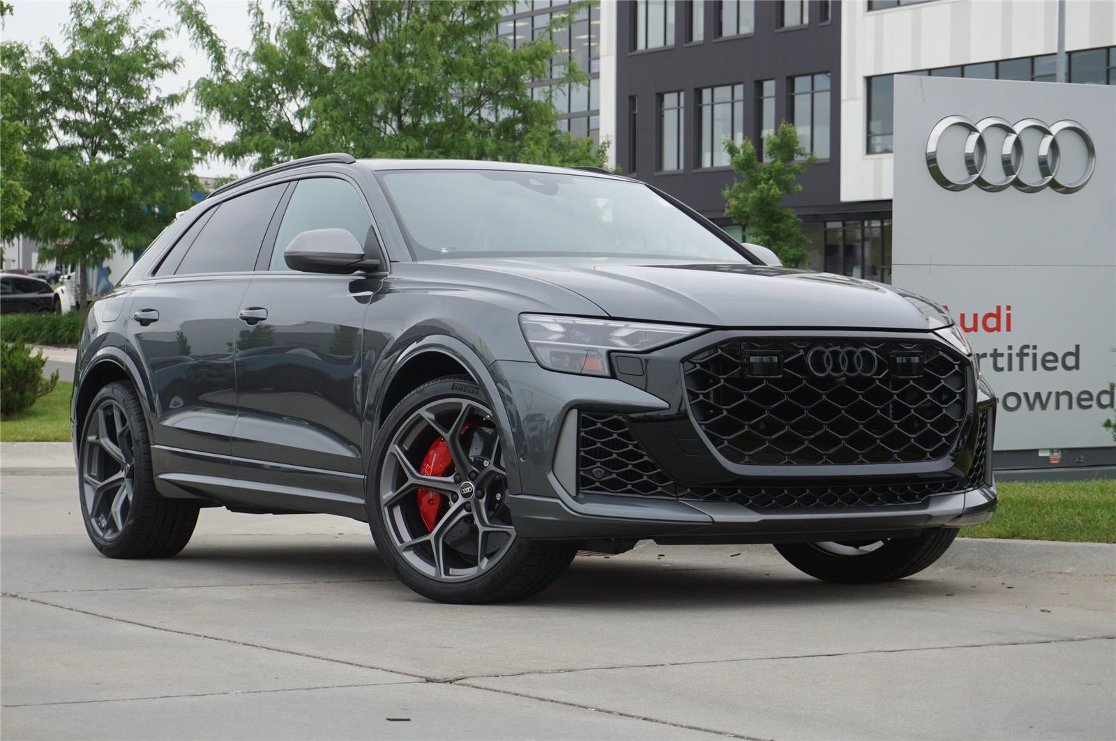 2025 Audi RS Q8 4.0T quattro Performance