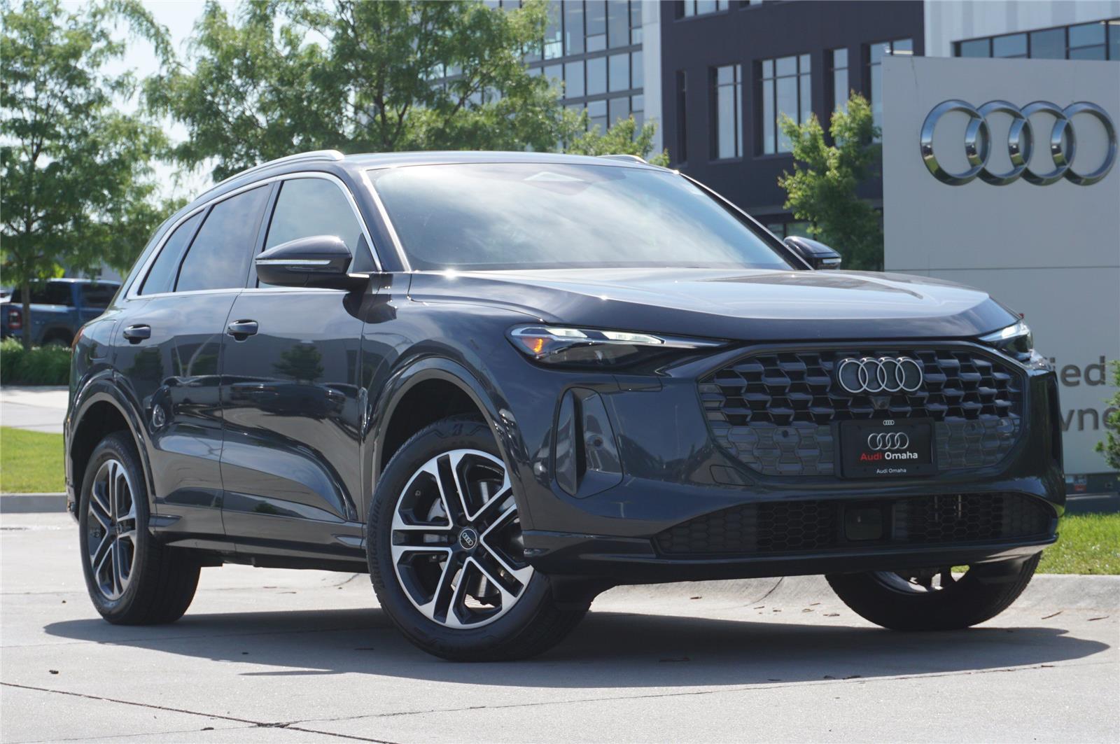  2025 Audi Q5 quattro Premium 40 TFSI   