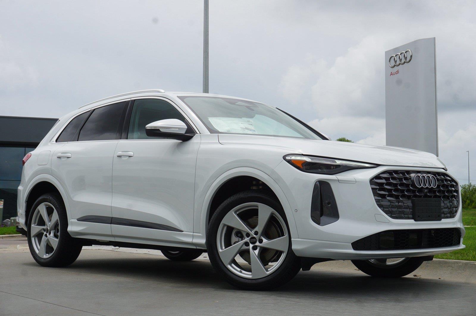 White 2026 Audi Q5 SUV / Crossover All-Wheel Drive Automatic
