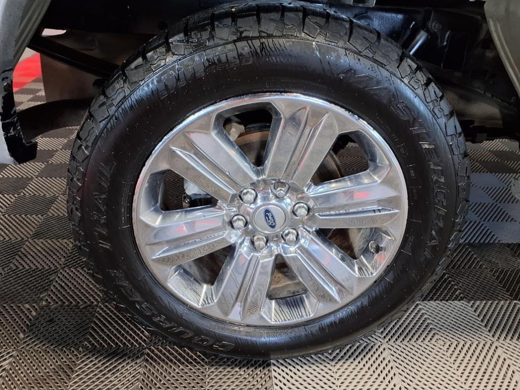 2019 Ford F-150 LARIAT - Agate Black Metallic exterior view 9