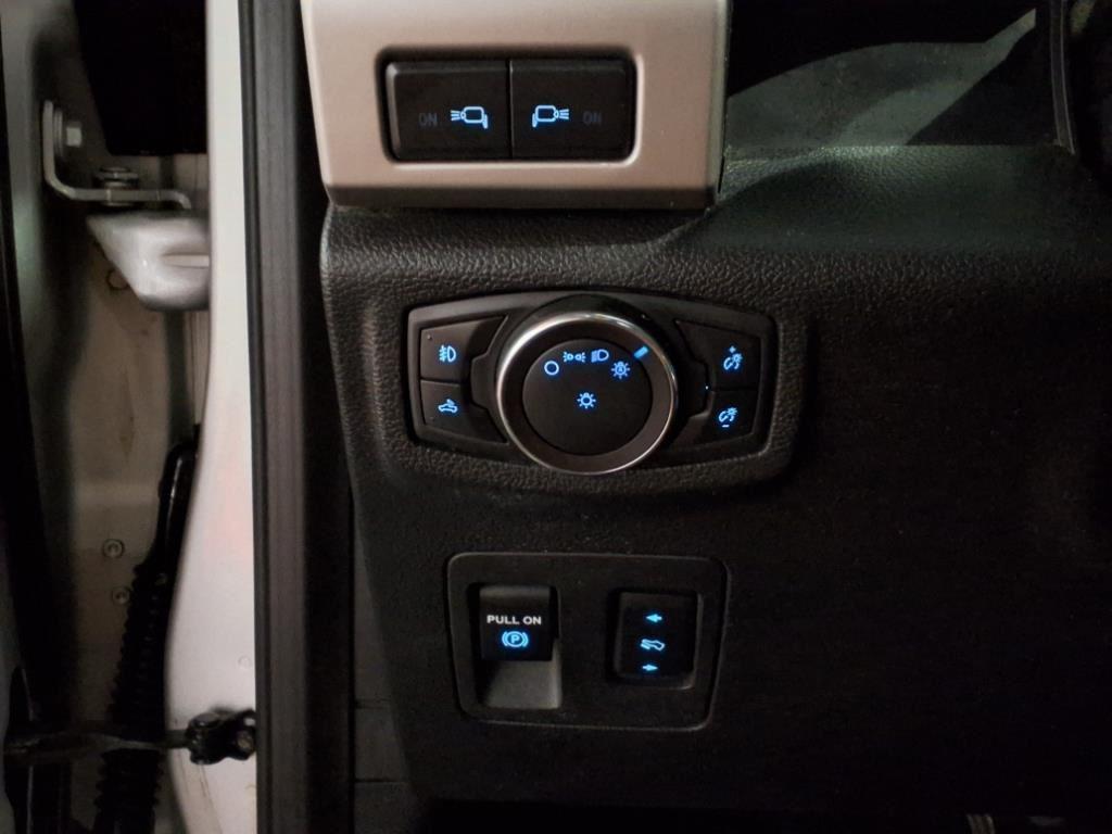 2019 Ford F-150 LARIAT - Agate Black Metallic exterior view 19