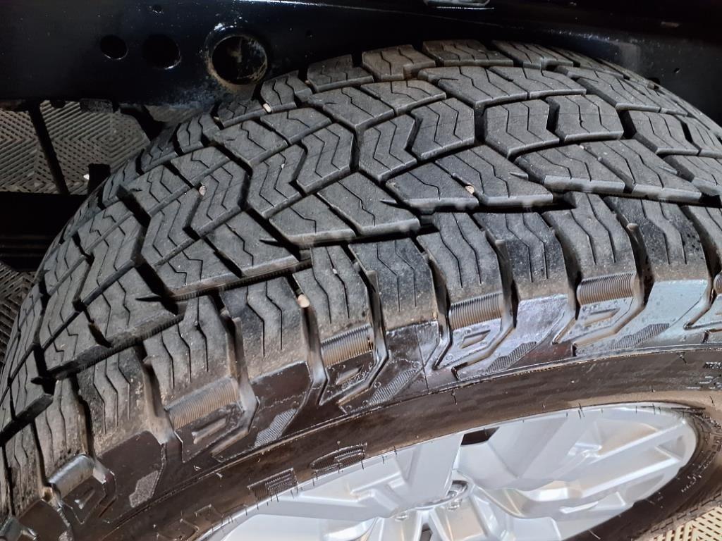 2022 Nissan Frontier SV - Tactical Green Metallic exterior view 9