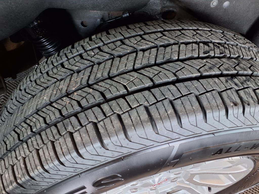 2019 GMC Yukon XL SLT - Onyx Black exterior view 10