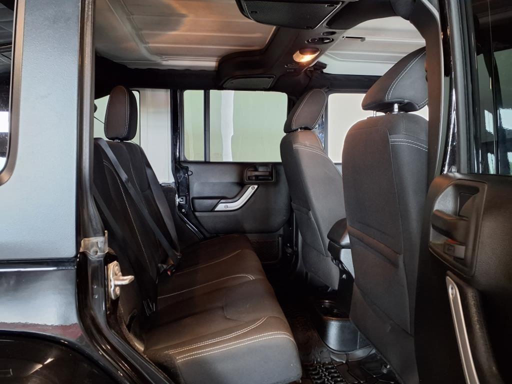 2017 Jeep Wrangler Unlimited Sahara - Black Clearcoat exterior view 9