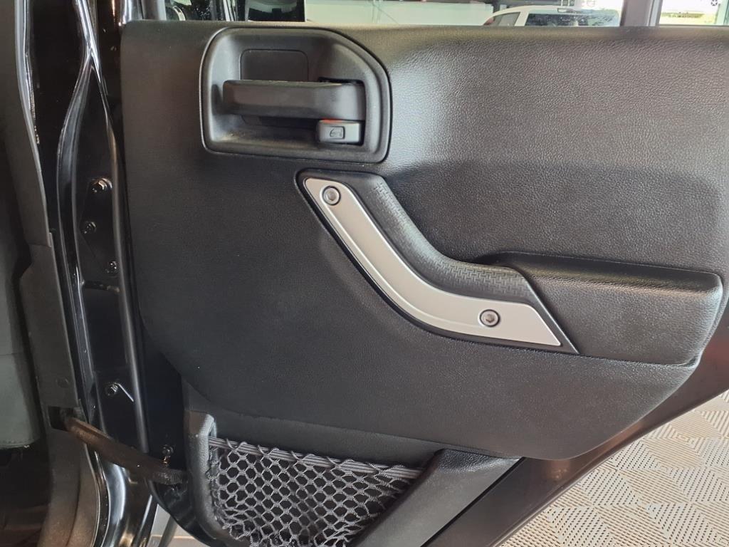 2017 Jeep Wrangler Unlimited Sahara - Black Clearcoat exterior view 10