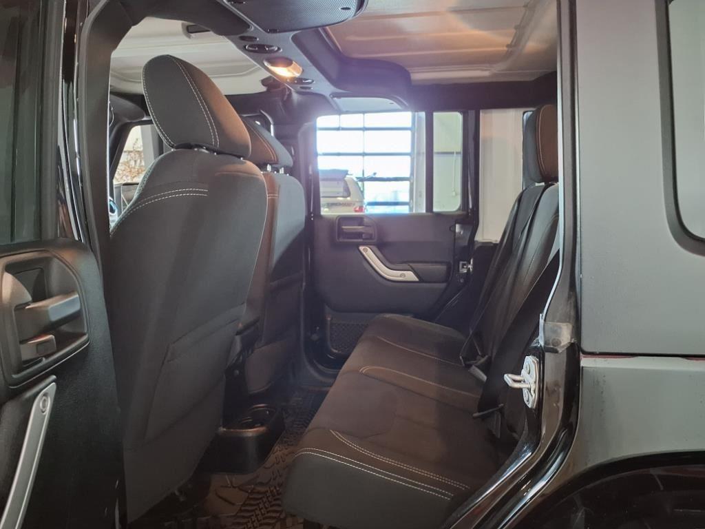 2017 Jeep Wrangler Unlimited Sahara - Black Clearcoat exterior view 13