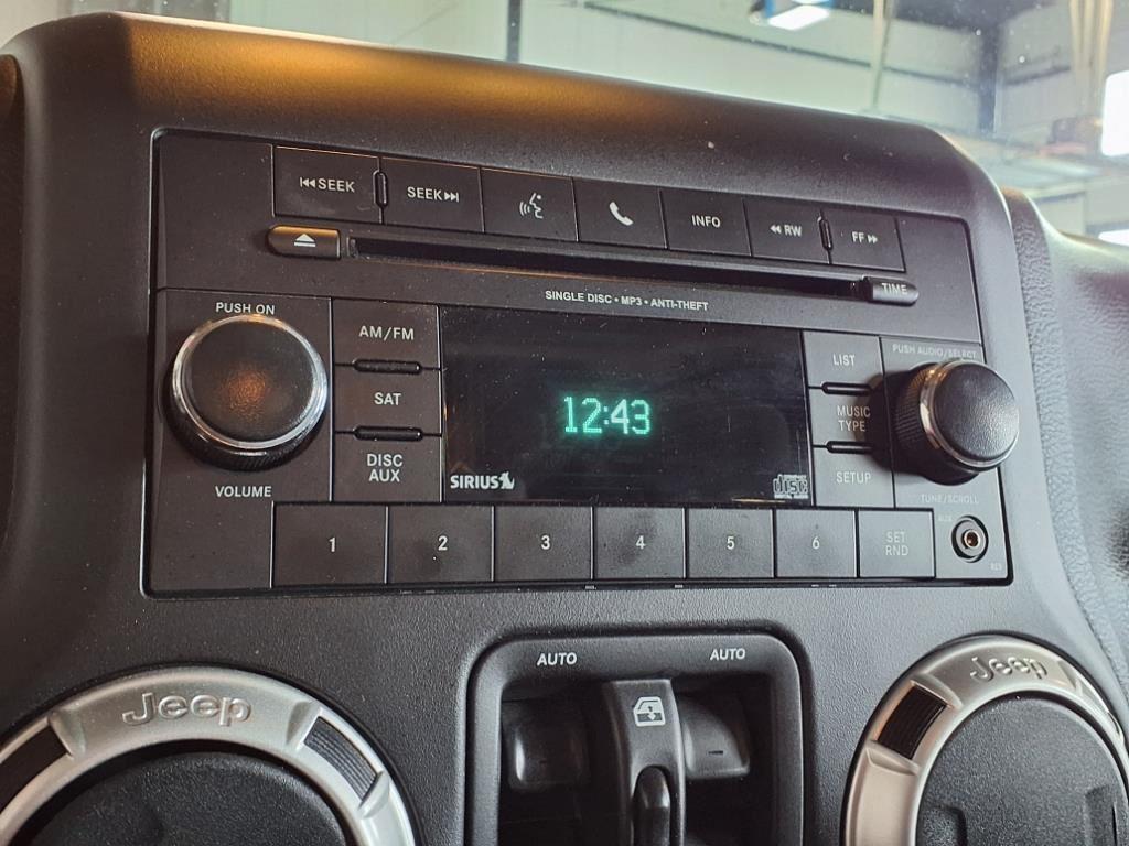 2017 Jeep Wrangler Unlimited Sahara - Black Clearcoat exterior view 19