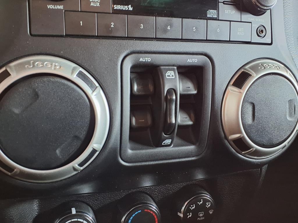 2017 Jeep Wrangler Unlimited Sahara - Black Clearcoat exterior view 20