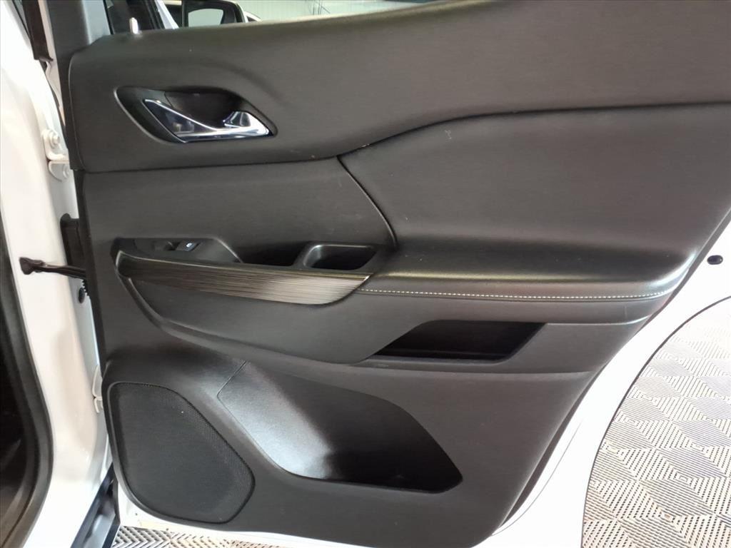 2020 GMC Acadia SLT - Summit White exterior view 11