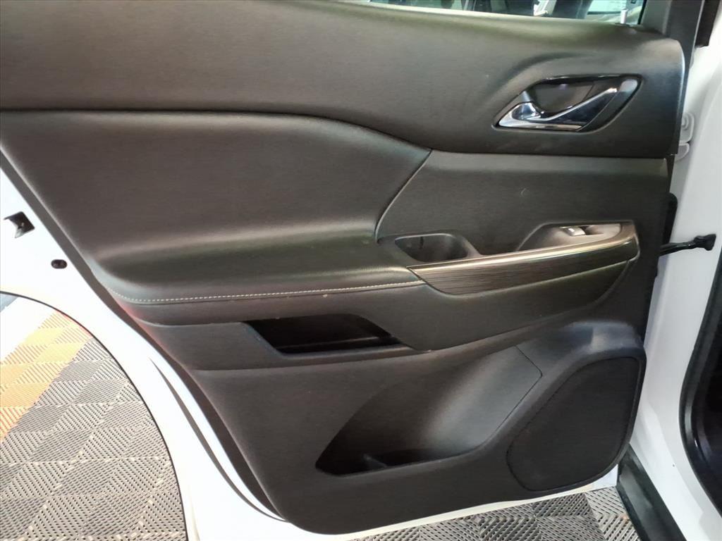 2020 GMC Acadia SLT - Summit White exterior view 16