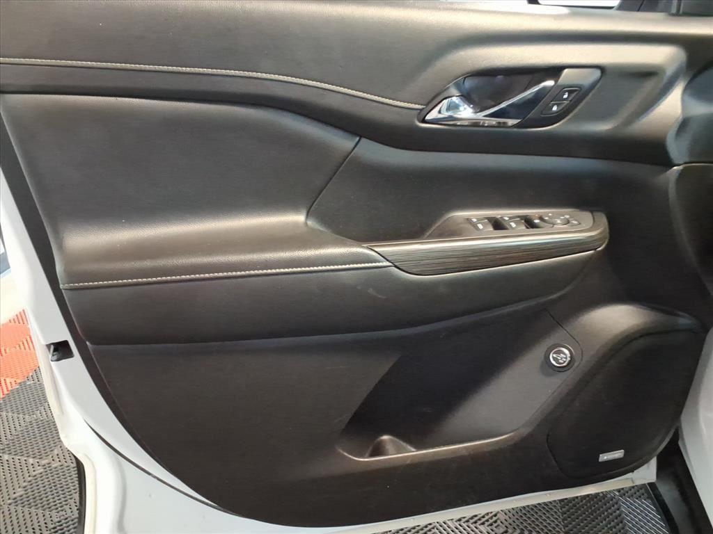 2020 GMC Acadia SLT - Summit White exterior view 18