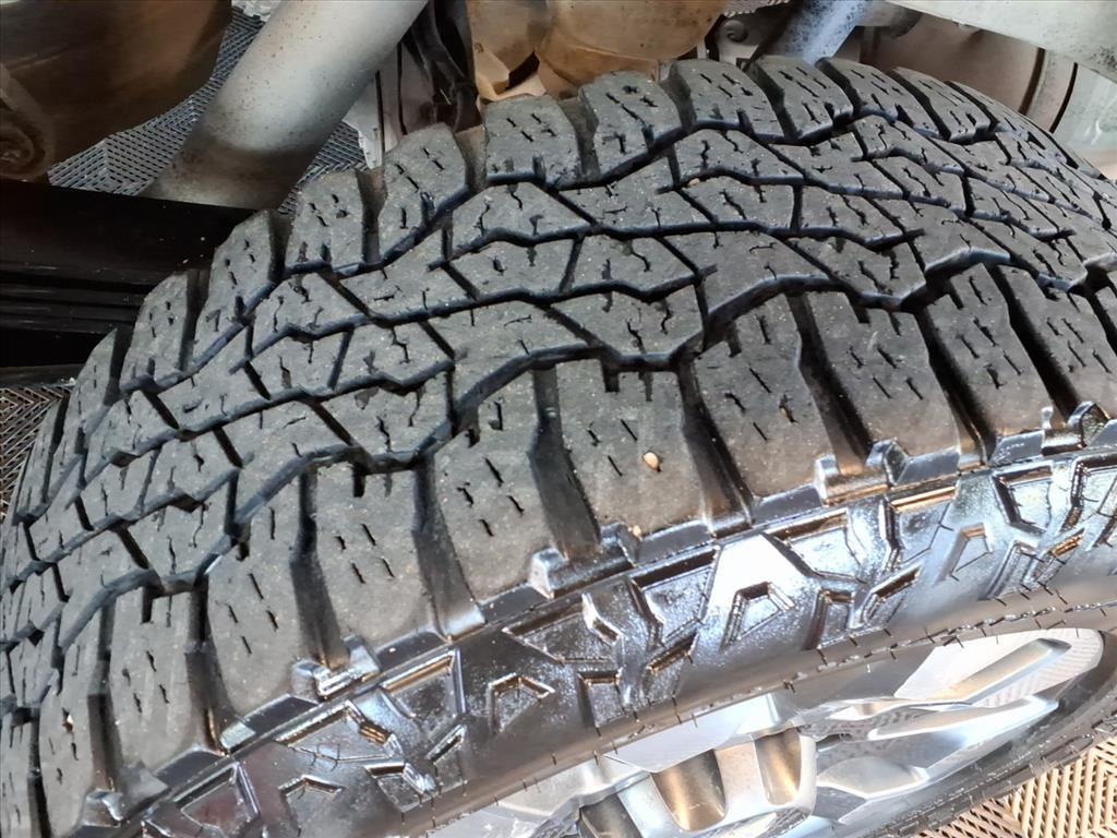 2023 Chevrolet Silverado 2500HD Custom - Summit White exterior view 9