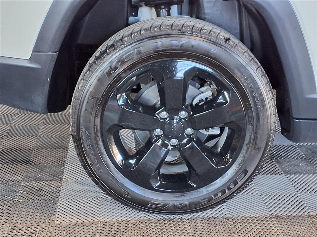 2021 Jeep Compass North - White exterior view 8