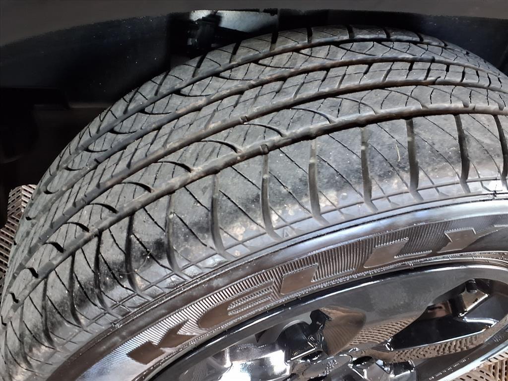 2021 Jeep Compass North - White exterior view 9