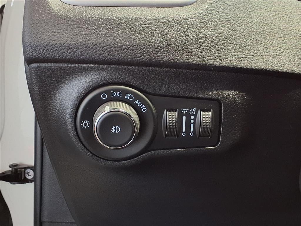 2021 Jeep Compass North - White exterior view 19