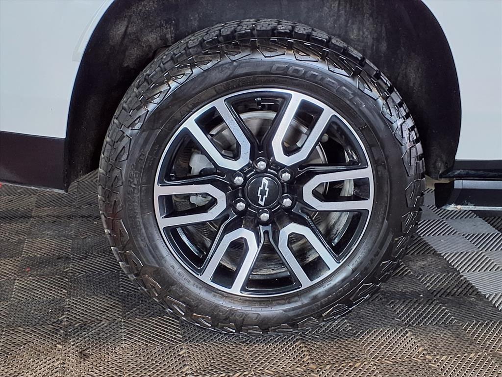 2021 Chevrolet Suburban High Country - Iridescent Pearl Tricoat exterior view 9