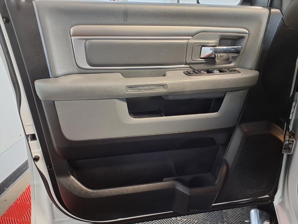 2013 Ram 1500 Big Horn - Bright White exterior view 16